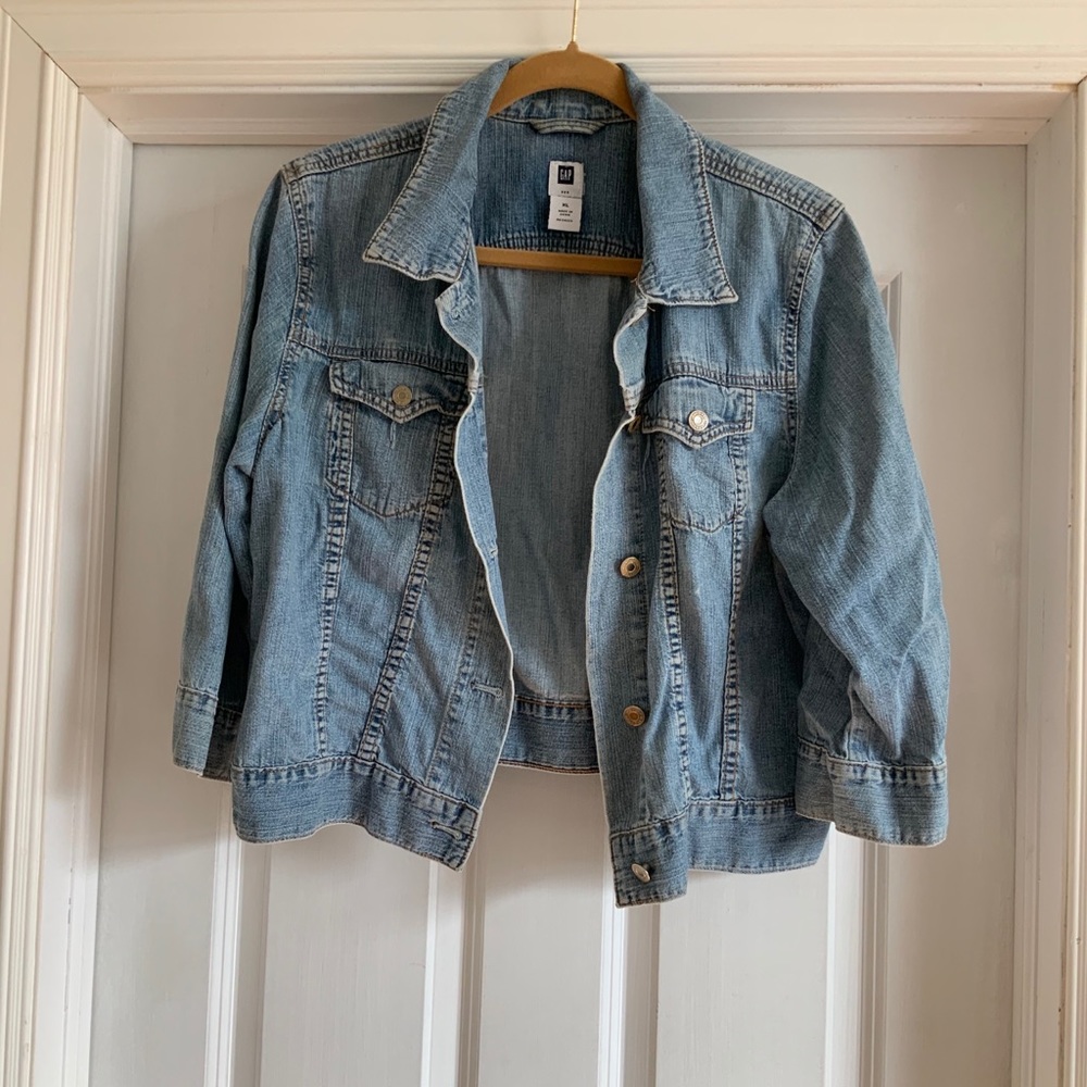 GAP cropped style jean jacket - size XL